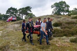 Duikteam brandweer zoekt naar tas Gerda Mooij in duingebied bij Bergen