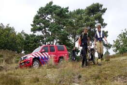 Duikteam brandweer zoekt naar tas Gerda Mooij in duingebied bij Bergen