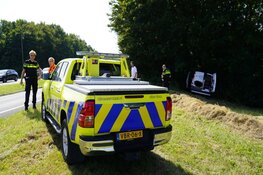 Bestelbus raakt van de weg in Bergen
