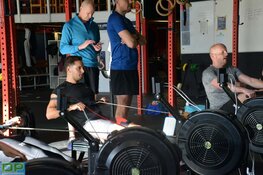 Karin Wittebrood slaagt in missie en roeit 42 km om kinderen te kunnen laten sporten