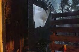 Grote brand op Park De Rekere verwoest twee bungalows