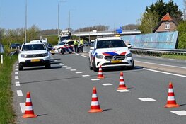 Kop-staartbotsing op de N9 bij Schoorldam