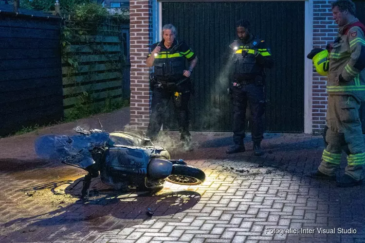 Scooter in brand gestoken in Schoorl