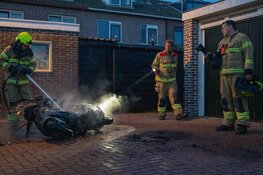 Scooter in brand gestoken in Schoorl