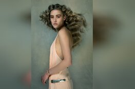 Yentl van Velthoven uit Bergen wint de Coiffure Award 2022 in de categorie Consumer