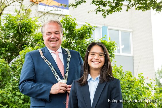 Sophia Mourão Bakker wordt nieuwe kinderburgemeester gemeente Bergen