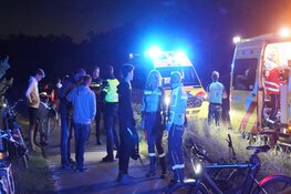 Botsing tussen twee fietsers in Schoorl, traumahelikopter ter plaatse