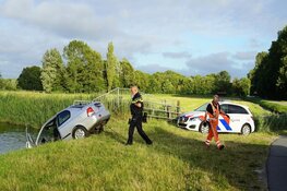Auto te water in Schoorl, bestuurder aangehouden