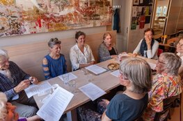 Samenlezen in de bibliotheek in Bergen