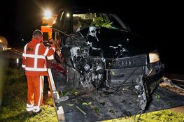 Auto belandt in tuin bij eenzijdig ongeval in Bergen