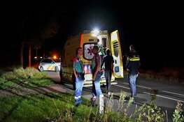 Auto belandt in tuin bij eenzijdig ongeval in Bergen