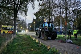 Fietser zwaargewond bij ongeval met tractor in Schoorl
