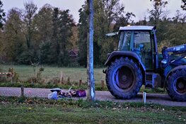 Fietser zwaargewond bij ongeval met tractor in Schoorl