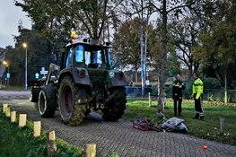 Fietser zwaargewond bij ongeval met tractor in Schoorl