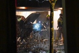 Angst voor villa bij autobrand aan Eeuwigelaan