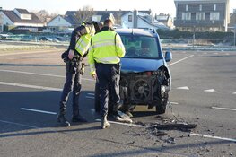 Twee auto&#39;s total loss, maar geen gewonden bij botsing in Egmond