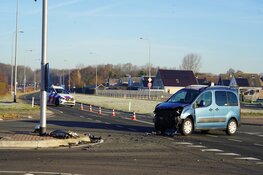 Twee auto&#39;s total loss, maar geen gewonden bij botsing in Egmond