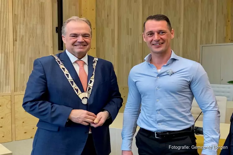 Uitreiking Draaginsigne Gewonden in Bergen