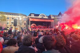 AZ onder 19 groots gehuldigd op Waagplein