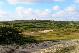 Wandeling in Bergen aan zee - daar waar Adriaan van Dis zijn jeugd doorbracht