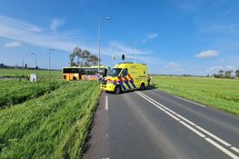 Drie gewonden bij ongeval met lijnbus in Egmond aan den Hoef