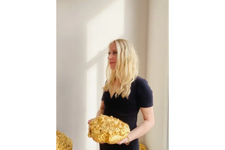 Expositie Gouden bergen over liefde, geluk, persoonlijke verrijking en succes