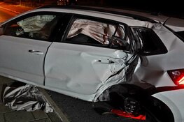 Auto verliest wielen bij ongeval in Egmond-Binnen