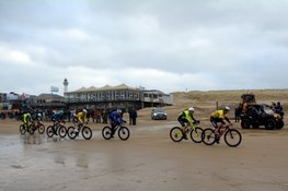 Ramon Sinkeldam en Tessa Neefjes winnen GP Groot Egmond-Pier-Egmond 2024