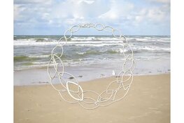 'Glans aan Zee', sieraden ’show’ in Bergen(AZ)