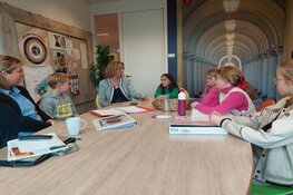 Junior bestuurder SaKS op bezoek bij wethouder Nieuwenhuizen