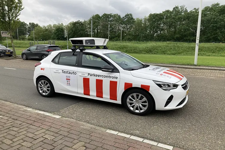 Beverwijk start test met scanauto voor parkeercontrole