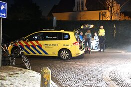 Fietser na val in Bergen door politie naar ziekenhuis gebracht
