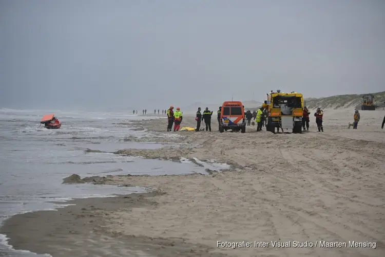 Overleden persoon aangetroffen op strand in Bergen aan Zee