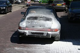 51 jaar oude Porsche in brand in Bergen