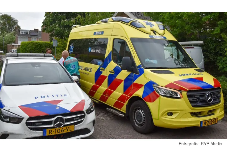 Fietsers botsen op elkaar in Bergen, meisje naar het ziekenhuis