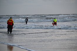 Grootse inzet bij zoektocht naar persoon te water in Egmond aan Zee