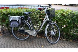 Twee fietsers komen met elkaar in botsing in Bergen