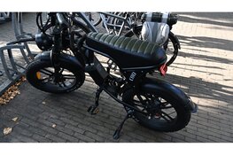 Twee fietsers komen met elkaar in botsing in Bergen