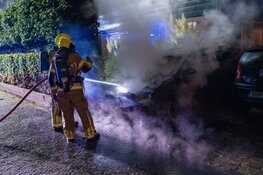 Auto gaat in vlammen op in Bergen