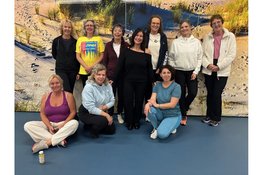 Zumba Patricia laat sportzaal De Beeck swingen