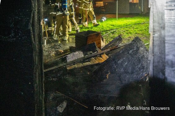 Aanbouw van woning volledig afgebrand in Bergen