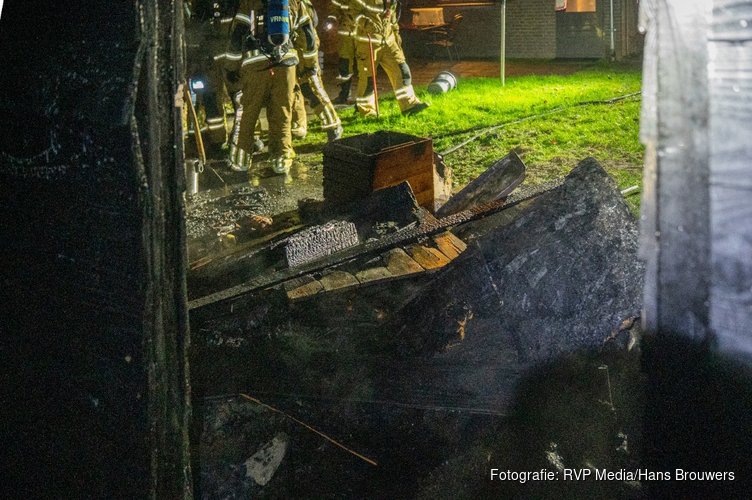 Aanbouw van woning volledig afgebrand in Bergen