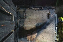 Aanbouw van woning volledig afgebrand in Bergen