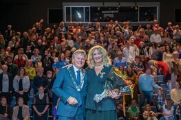 Koninklijke onderscheiding voor poppenspeelster Ila van der Pouw