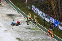 Man breekt vermoedelijk heup tijdens nemen van skiles