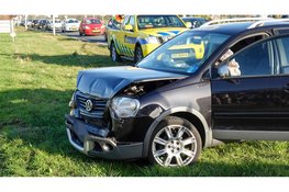 Twee personenauto's botsen op Hoeverweg (N512) bij Egmond aan den Hoef