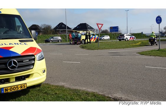 Fietser gewond na aanrijding met auto in Egmond aan den Hoef