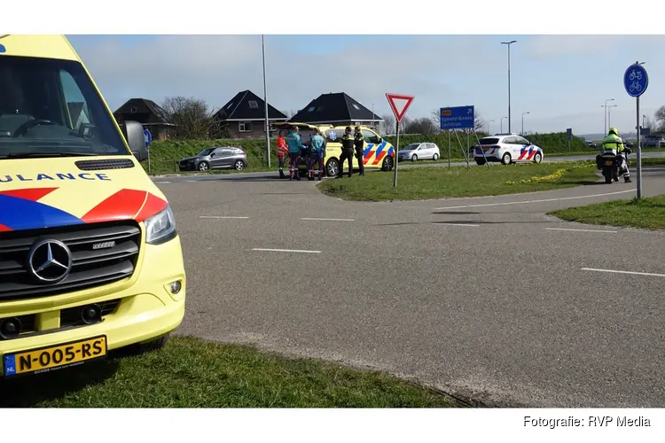 Fietser gewond na aanrijding met auto in Egmond aan den Hoef