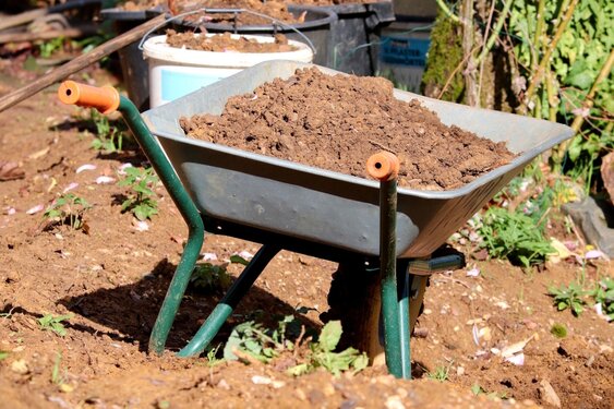 Gratis compost scheppen op Landelijke Compostdag