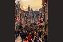 De stad liep, feestte en danste tijdens Alkmaar City Run by night
